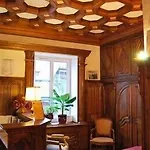 Logis Restaurant Kleiber ホテル サン・ジャン・サヴェルヌ